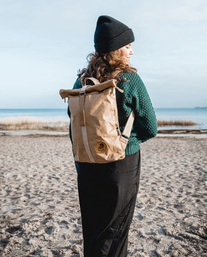 Mochila Papero hecha de papel cougar mini 13l lavable, a prueba de lágrimas, impermeable, vegano, sostenible